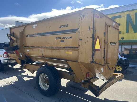 Image of Kuhn Knight 3042 equipment image 3