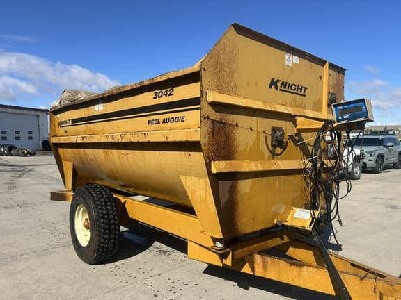 Image of Kuhn Knight 3042 equipment image 1