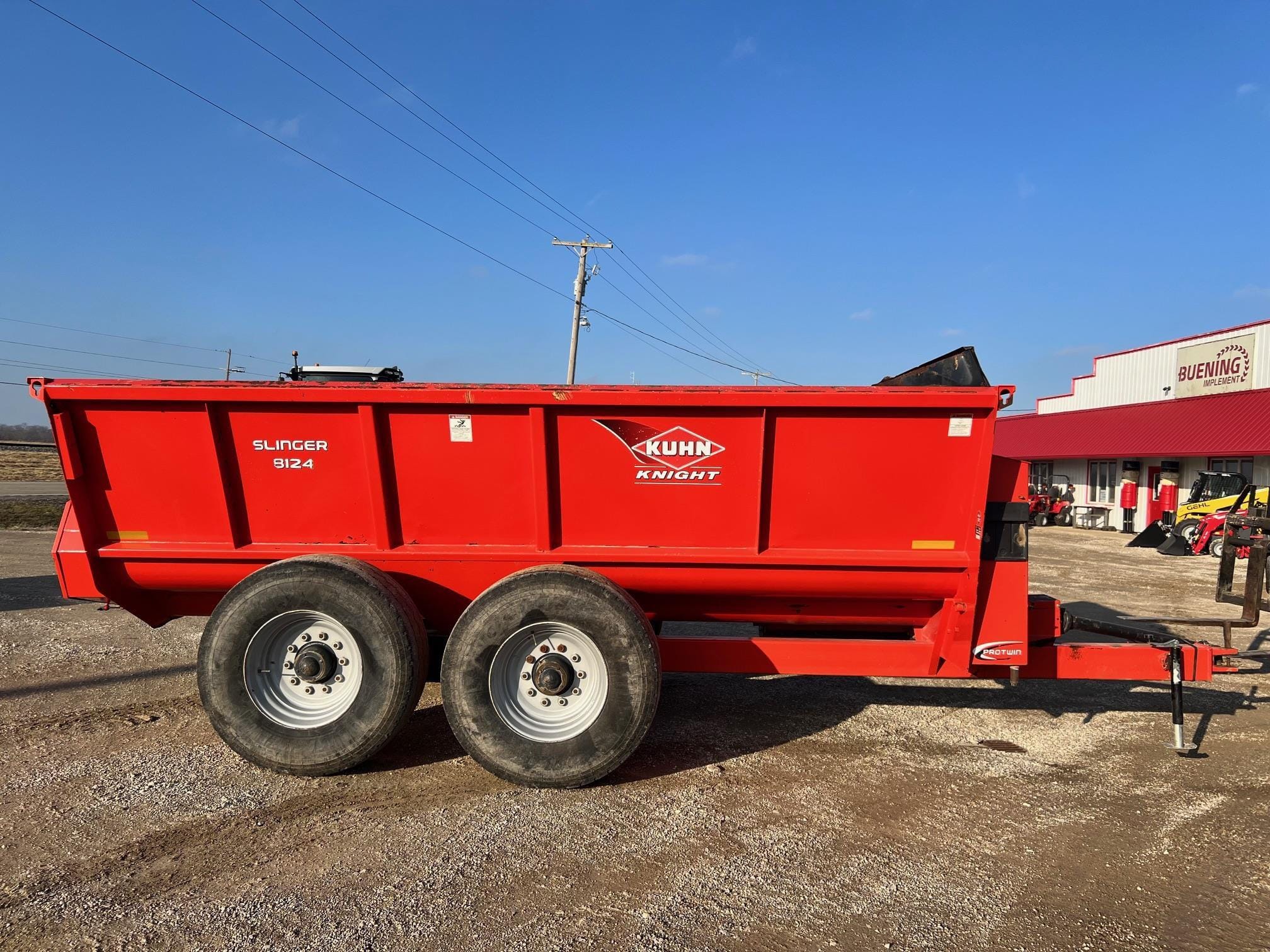 Kuhn Knight 8124 Equipment Image0