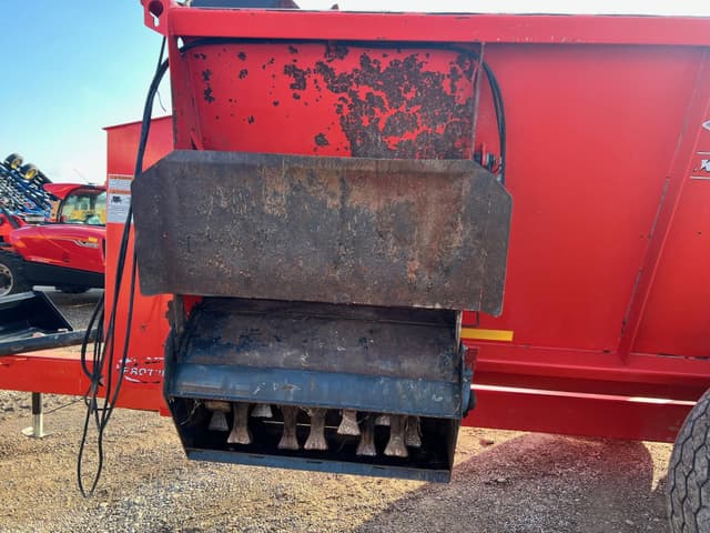 Image of Kuhn Knight 8124 equipment image 4