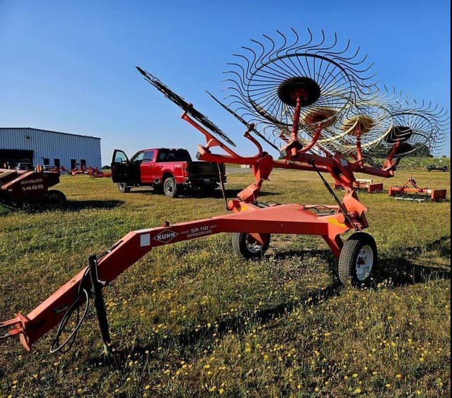 Image of Kuhn SR110 equipment image 2