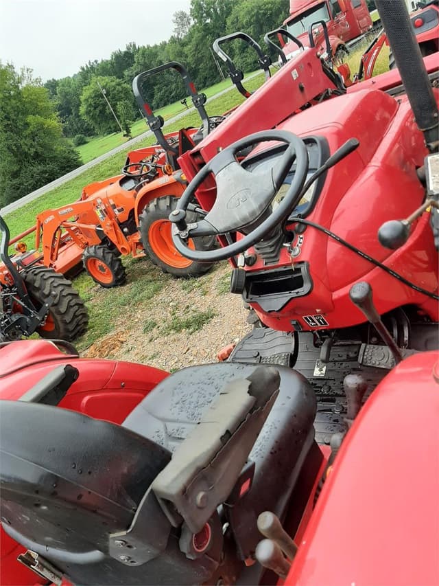 Image of Mahindra 8560 equipment image 4