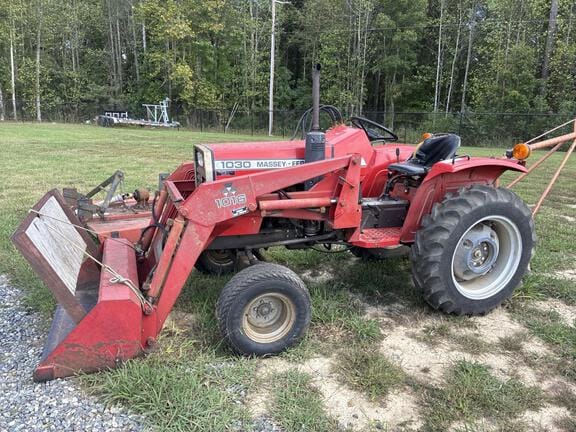 Massey Ferguson 1030 Equipment Image0
