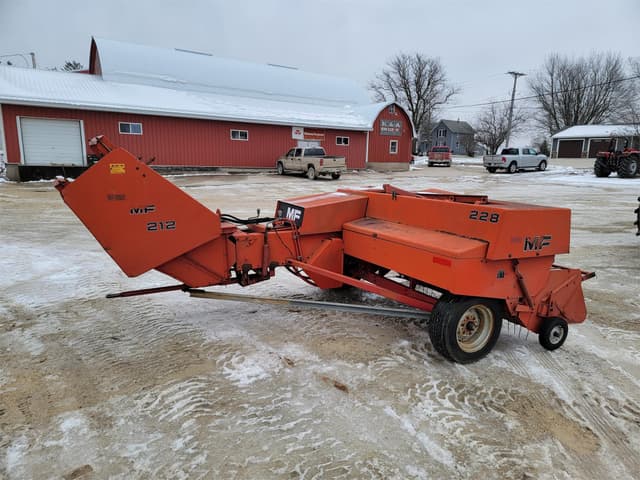 Image of Massey Ferguson 228 equipment image 4