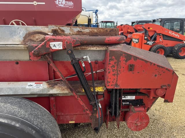 Image of Massey Ferguson 3726 equipment image 4