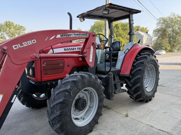 Image of Massey Ferguson 5455 equipment image 4