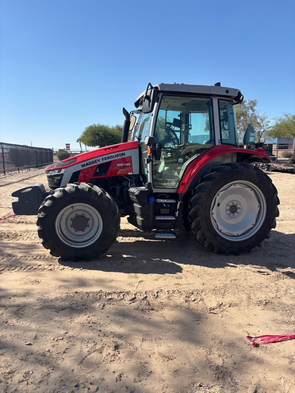Image of Massey Ferguson 5S.135 Image 1