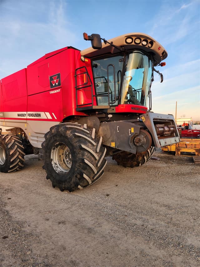 Image of Massey Ferguson 9540 equipment image 4