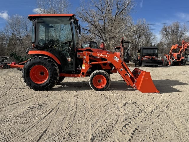 2025 Kubota LX4020HSDC Equipment Image0