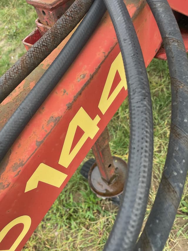 Image of New Holland 144 equipment image 2