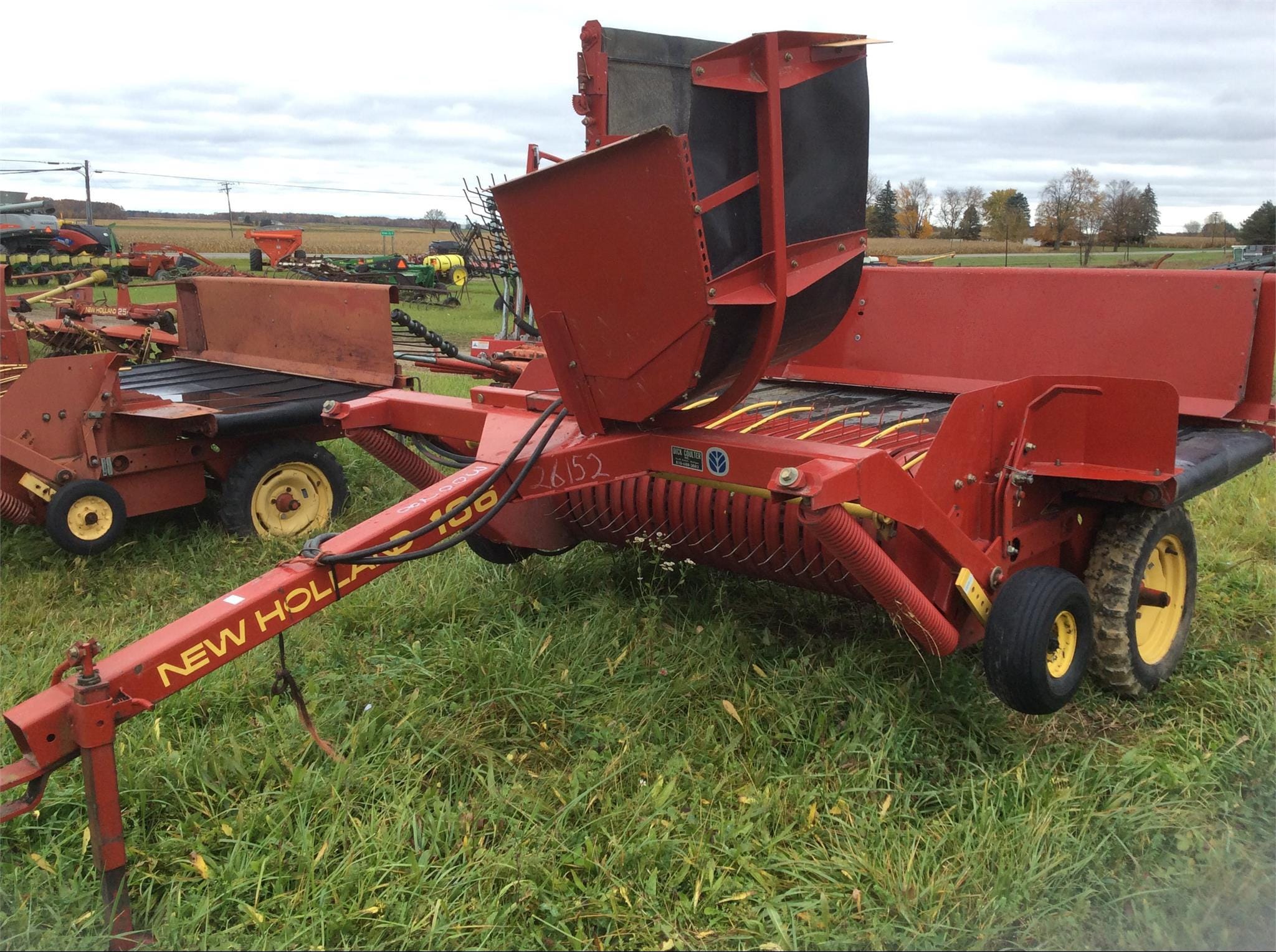 New Holland 166 Equipment Image0
