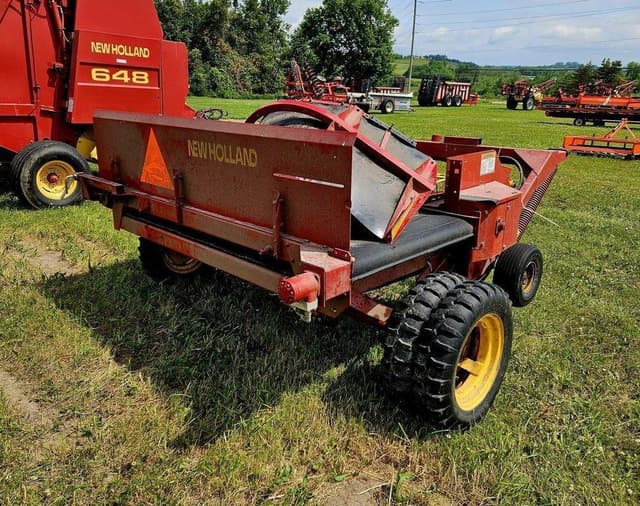 Image of New Holland 166 equipment image 2