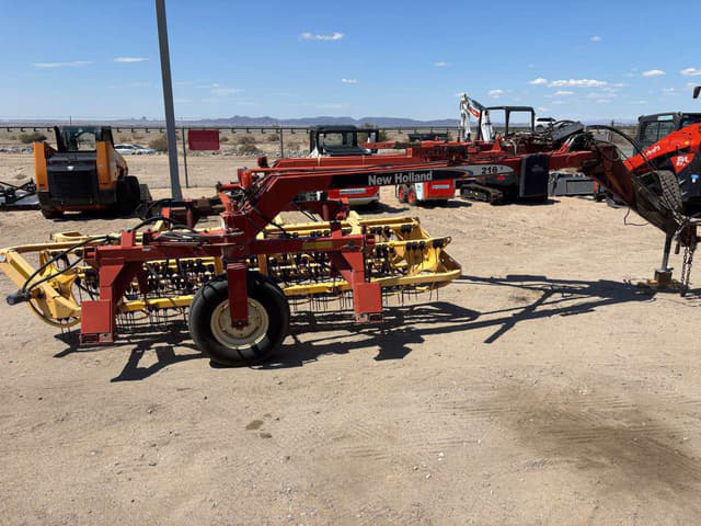 Image of New Holland 216 equipment image 1