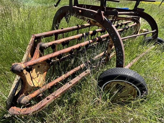 Image of New Holland 260 equipment image 3