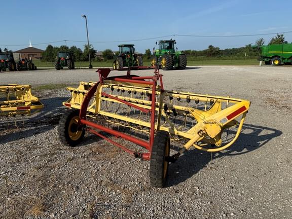 Image of New Holland 260 equipment image 2