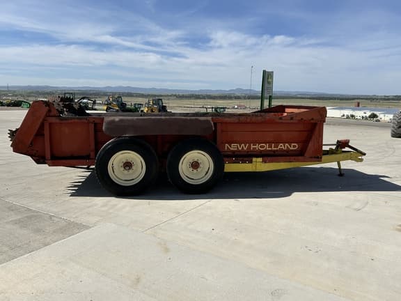Image of New Holland 791 equipment image 4