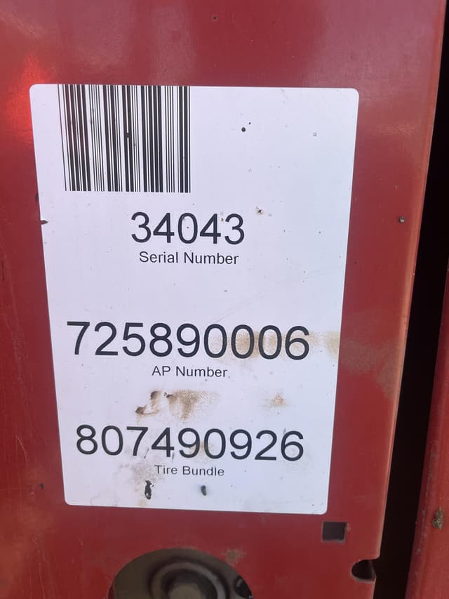 Image of New Holland BR740 equipment image 1