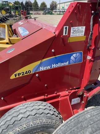Image of New Holland FP240 equipment image 3