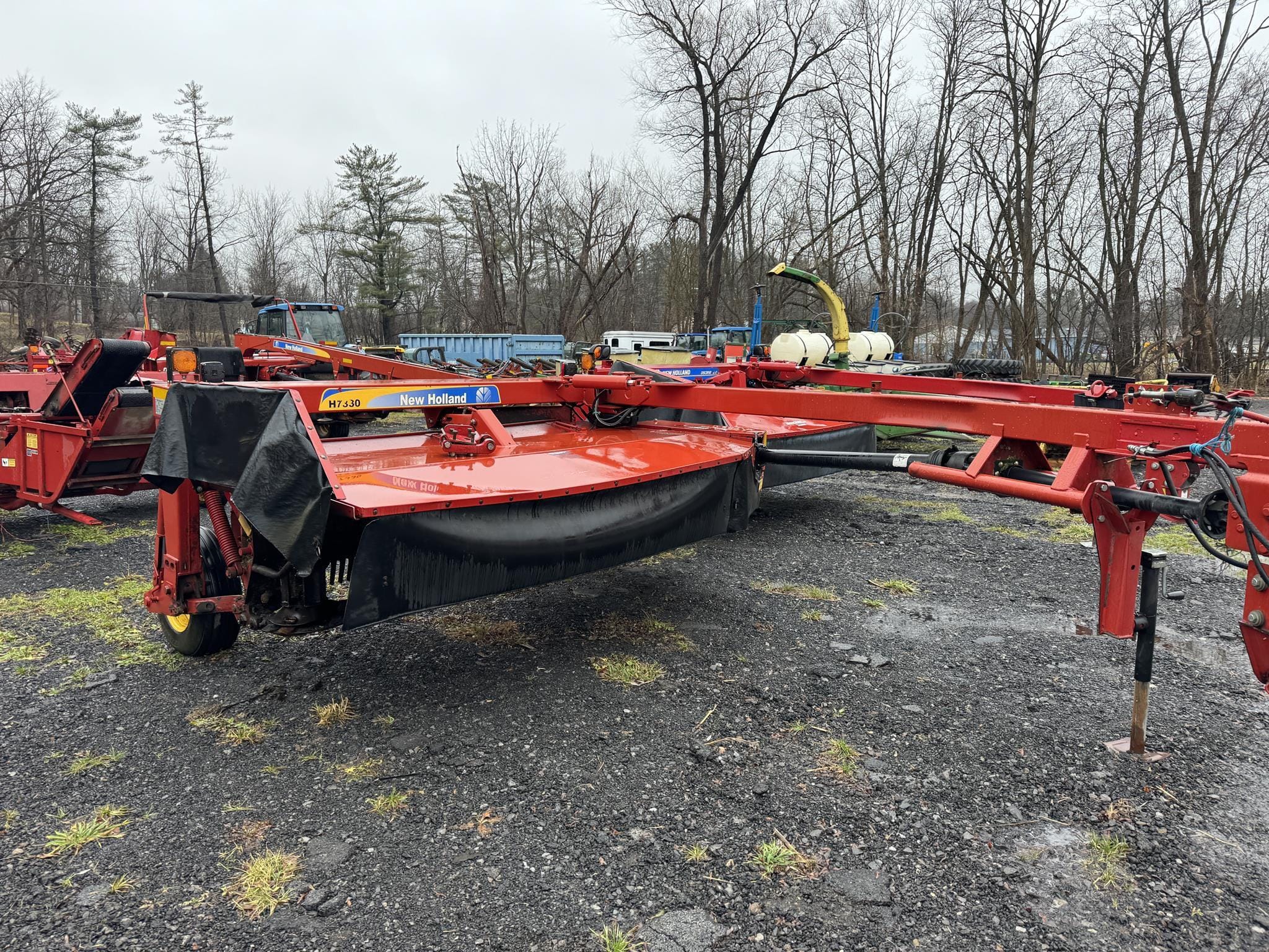New Holland H7330 Equipment Image0