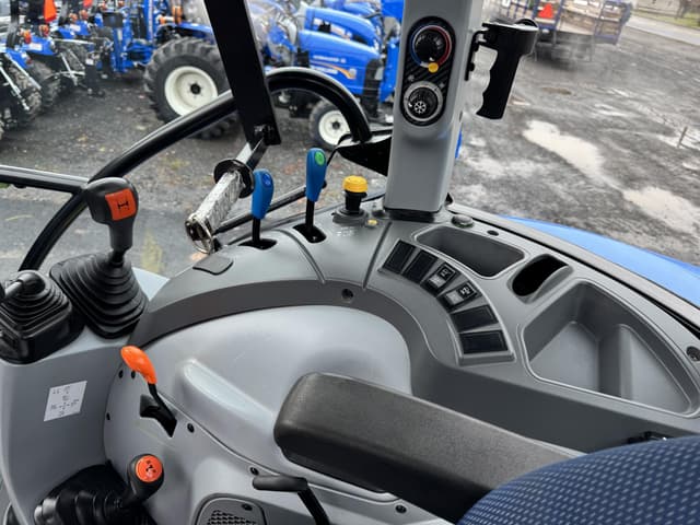 Image of New Holland PowerStar 100 equipment image 4