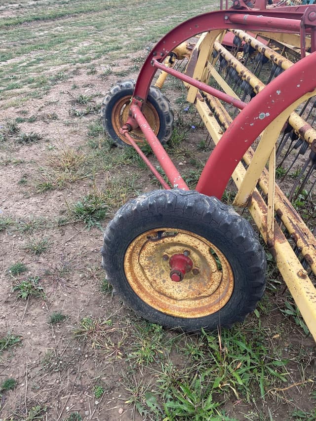 Image of New Holland Rolabar 258 equipment image 2