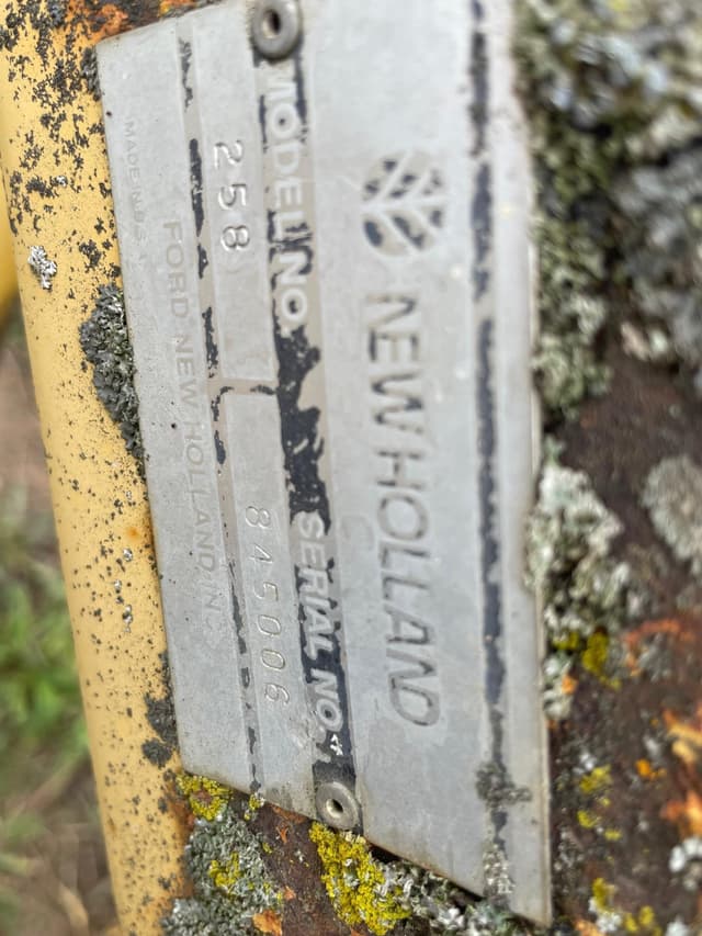 Image of New Holland Rolabar 258 equipment image 4