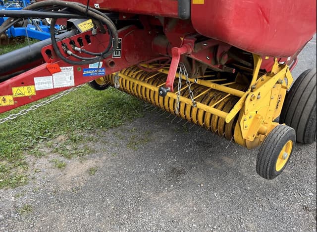 Image of New Holland RB450 equipment image 3