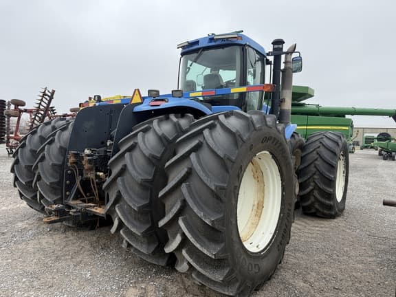 Image of New Holland TJ375 equipment image 4