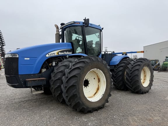 2004 New Holland TJ375 Equipment Image0