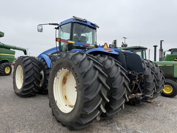 Image of New Holland TJ375 equipment image 2