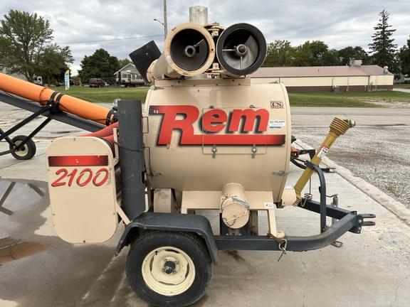Image of REM 2100 equipment image 1