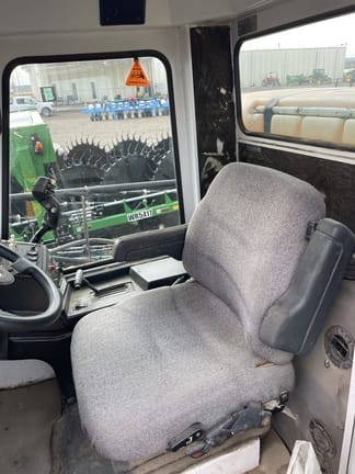 Spra-Coupe 4640 Equipment Image0