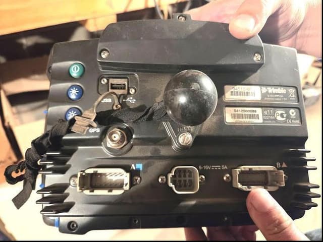 Image of Trimble FM750 equipment image 2