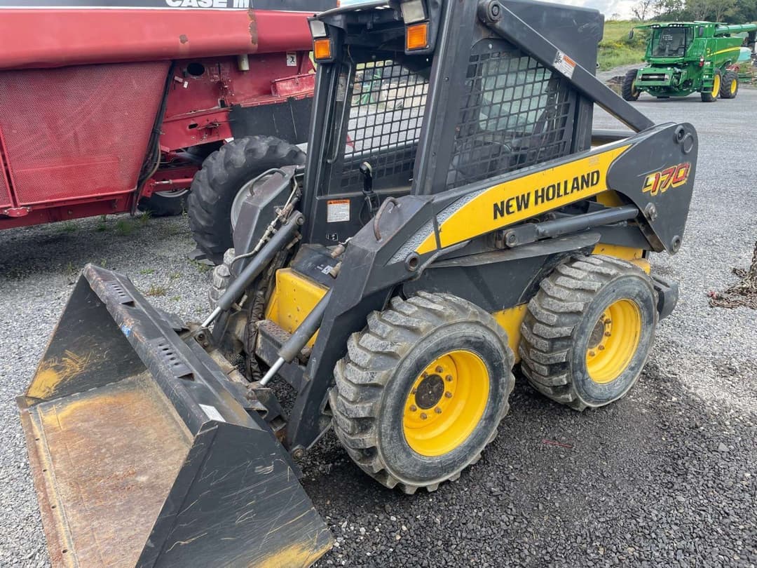 Image of New Holland L170 Image 0