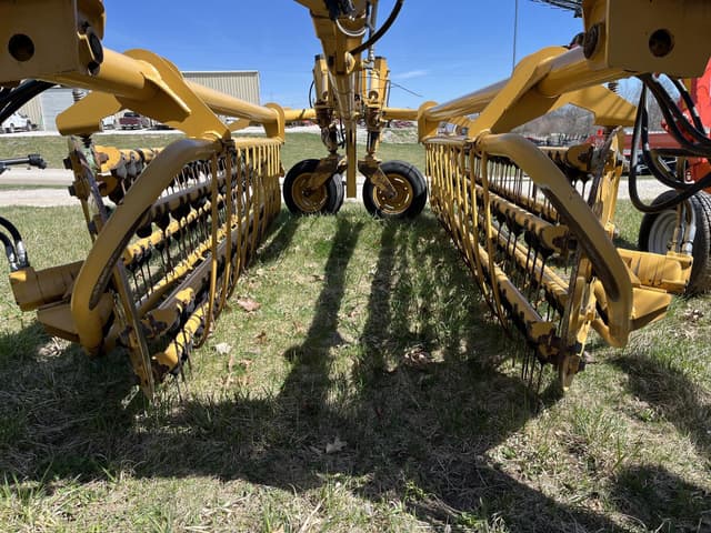 Image of Vermeer R2800 equipment image 4