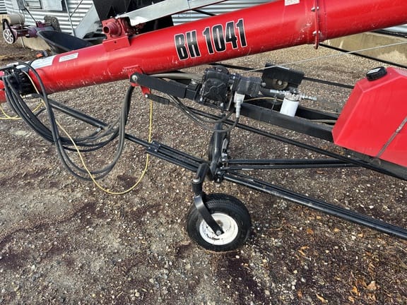 Wheatheart BH 1041 Equipment Image0