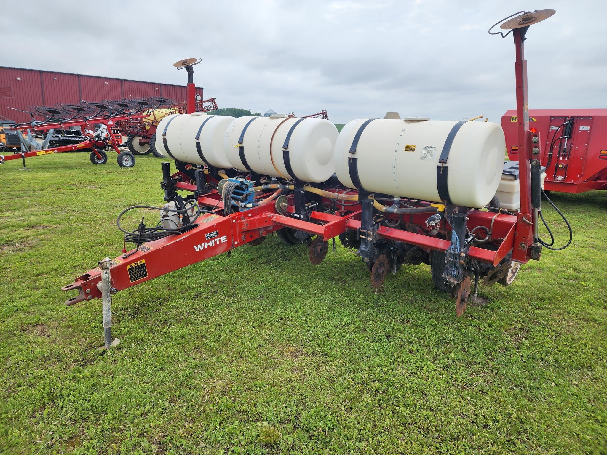 White 6100 Equipment Image0