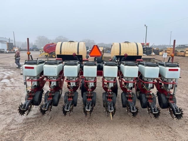 Image of White 8100 equipment image 4