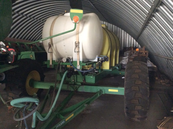 Yetter 1600 Equipment Image0